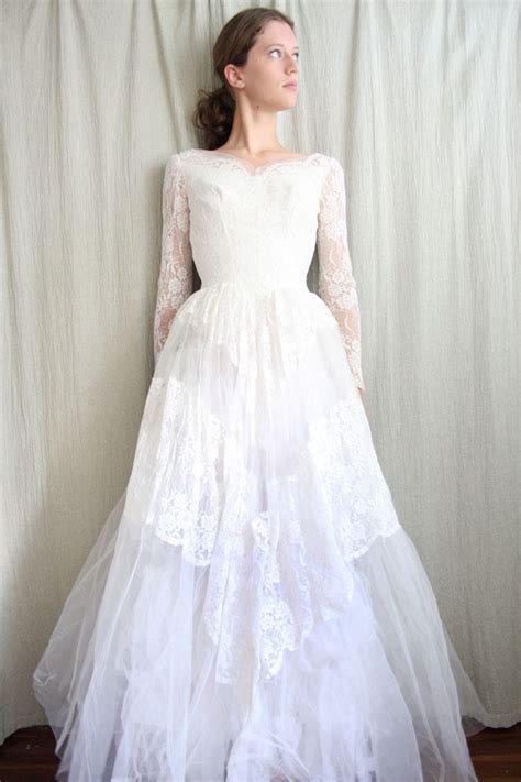 Just pick up your vintage wedding gowns for milanoo, which provide you with different styles, sizes and colors. Vintage Wedding Dress For Sale