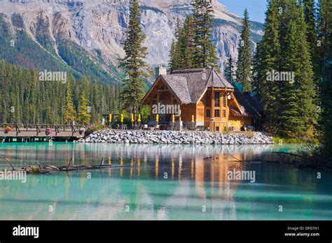 Picturesque Log Cabin Emerald Lake Yoho Np British Columbia Canada