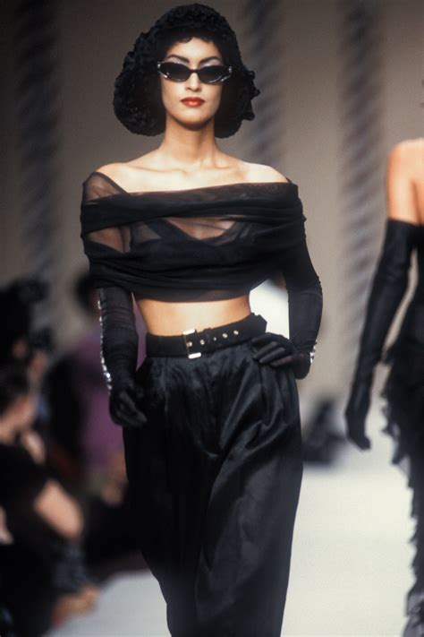 cher-michel-klein-runway-show-rtw-s-s-1992-runway-fashion,-fashion,-90s-runway-fashion