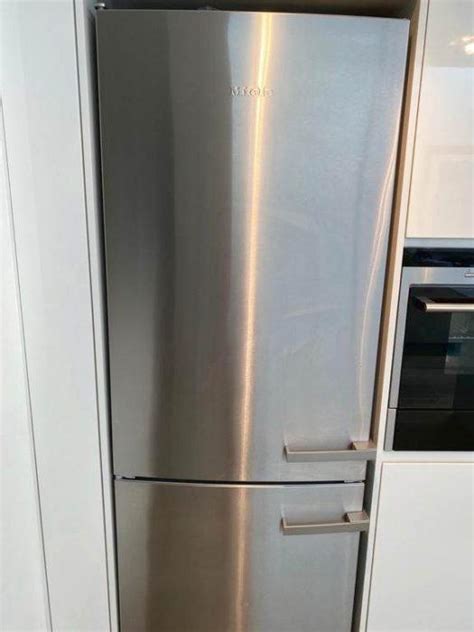 White kitchen wooden worktop grey tiles kitchen appliances tips. White Gloss Handleless Kitchen & Island - 3831148 - Used ...