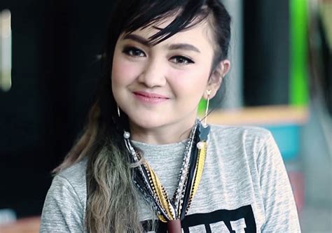 Pesona cantik ini selain bis amembuat kagum, bisa juga membantu. Ultah Ke-16, Jihan Audy Tampil Cantik dan Dapat Banyak Kado - wartapenanews.com