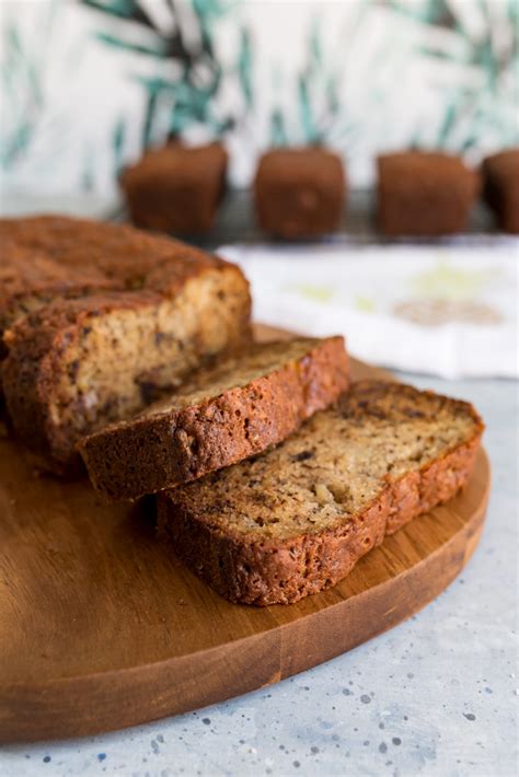 Alternate adding flour and banana to creamed mixture (in about 3 parts each), combining well after each addition. Better Homes And Gardens Kona Banana Bread Recipe - Garden ...