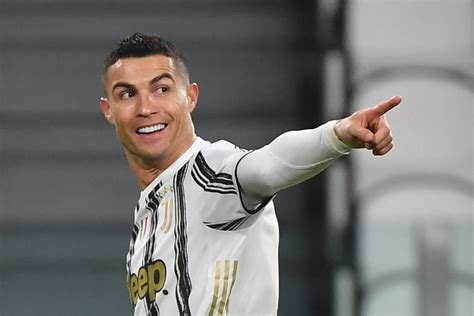 Cristiano Ronaldo Sempre Più Nella Storia I Suoi 10 Gol Più Belli