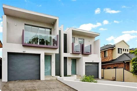There are several types of single storey home styles including freestanding single storey homes , duplexes (two single storey homes joined by a being based in mandurah, we also have single storey designs specifically created for living on the canals and the coast. Modern Duplex Merrylands - F.J.C Design & Construction ...