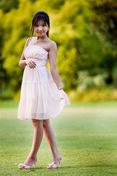 Photo Model Myanmar Cute Amateur Model Annie Linn With Lovely Strapless Dress