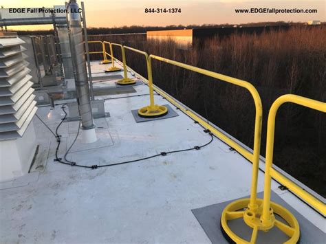 360 Mobile Safety Rail Non Penetrating Roof Railing And Guardrail System