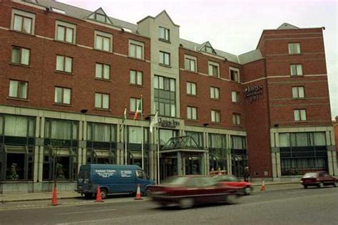 Jurys inn dublin christchurch faqs. US investors agree €910million deal for Jurys Inn hotel ...