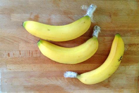 How to keep sliced bananas from turning brown. Top 10 Food Tricks and Tips You Must Try - Top Inspired