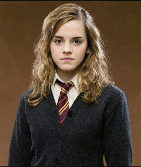 Emma Watson Age In Harry Potter 1 - Emma Watson | Harry Potter Amino