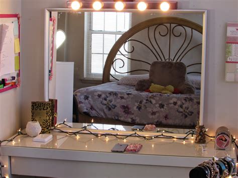 I made hollywood style makeup mirror diy makeup mirror with lights for my bathroom materials used: Beauty By Genecia: DIY Hollywood Vanity Light Mirror | DIY Room Decor ♥ Easy, Cheap, & NO DRILLING!