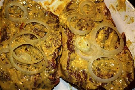 Grill- Fleisch in Senf - Bier -Zwiebel Marinade einlegen und Maiskolben