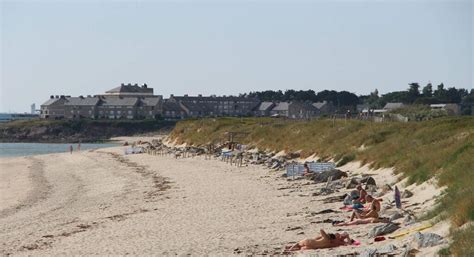 Tol R S Depuis Des Ann Es Sur Une Plage Du Morbihan Des Naturistes