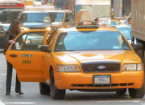 Nycs Iconic Yellow Cabs Taxi Memories — Piccola New Yorker Special Trips