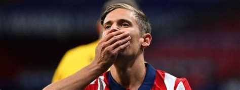 Find out what house the spanish defensive midfielder lives in and have a look at his cars! Nuevo caso Marcos Llorente: el Atlético pesca en el Real ...