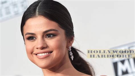 Selena Gomez Strips Down And Flaunts Bare Butt Youtube