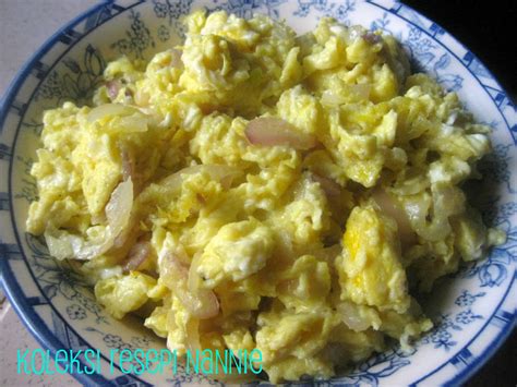 Caranya adalah menumis daging dan menggoreng telur dengan menggunakan mentega. RESEPI NENNIE KHUZAIFAH: TELUR SCRAMBLE