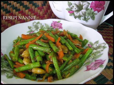 Kacang panjang yang rendah akan kalori dan tinggi akan vitamin, mineral, dan nutrisi lainnya adalah sayuran yang sehat dan nikmat untuk memenuhi kebutuhan sayuran harian anda. RESEPI NANNIE: TUMIS KACANG PANJANG