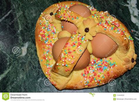 Sicilian easter bread an american in rome 4. Sicilian Easter Bread / Romanian Easter Cake | Easter ...
