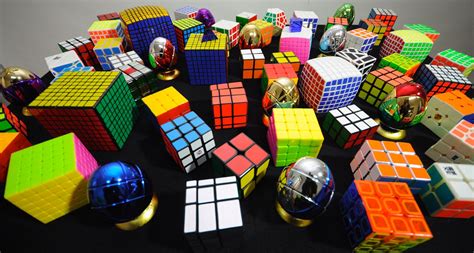 Chinese Teenager Sets World Record By Solving 3 Rubiks Cubes At Once