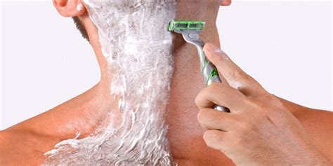 Manscaping With A Razor How To Use Body Groomers Mister Shaver