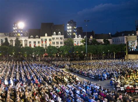 André rieu & the johann strauss orchestra performing ravel's boléro live in maastricht. Andre Rieu's Maastricht Concert 2012 - Classic FM
