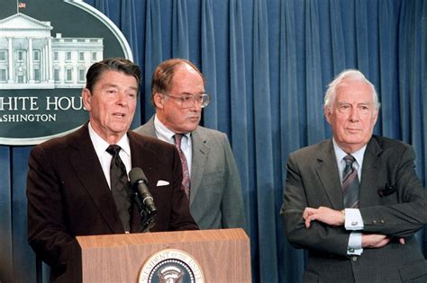 William Rehnquist Sworn In As Chief Justice Sept 26 1986 Politico