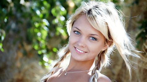 papel de parede luz solar mulheres ao ar livre modelo loiras olhos cabelo longo olhos
