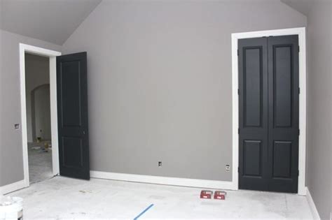 Gray Walls White Trim Black Doors Grey Walls White Trim Grey Walls