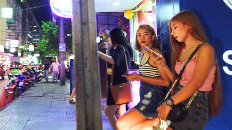 Freelancers Waiting For Customers At Nana Plaza Bangkok Nightlife 2023 Youtube
