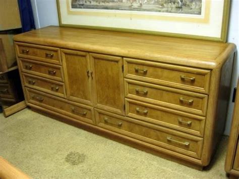 Complete your bedroom with stylish beds, mirrors, dressers, chests, bedding sets, ottomans, and more from thomasville of arizona. Thomasville bedroom set, used for Sale in Plant City ...