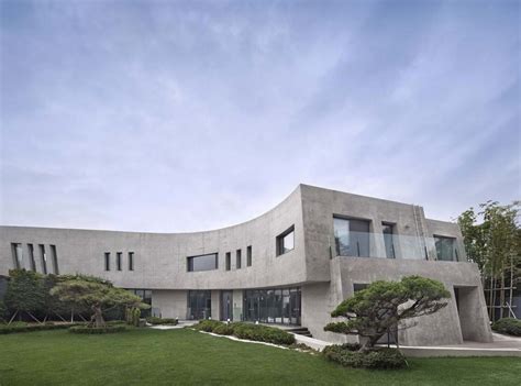 A Unique And Ultra Modern Concrete House In Busan South Korea