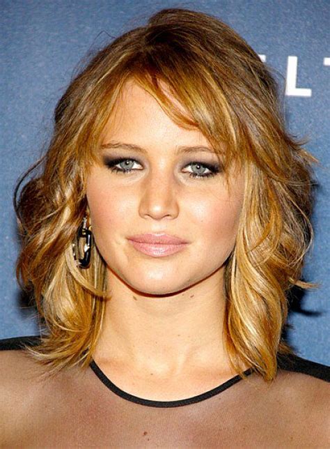 This is the best hairstyle for women with short hair that looks polished and also helps to keep your hair out of your face during the day. Medium Length Curly Hairstyles For Round Faces