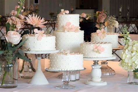 Weddings Cake Meringue Bakery And Cafe