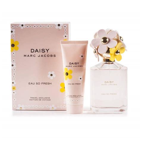 Amazon Com Marc Jacobs Daisy Eau So Fresh Piece Fragrance Gift Set