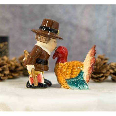 Thanksgiving Pilgrim With Axe Kissing Turkey Ceramic Salt And Pepper