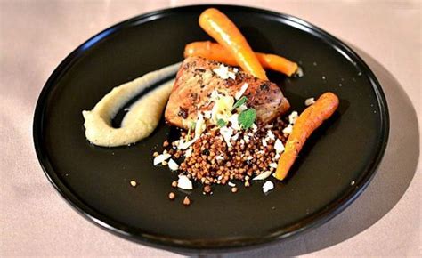 Quasi de Veau Sarrasin croustillant au Muscovado Purée dArtichaut et
