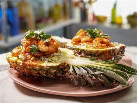 Sunny S Easy Shrimp And Rice Pineapple Boats Recipe Sunny Anderson