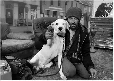 35 Heartwarming Photographs Of Homeless People With Their Dogs Best