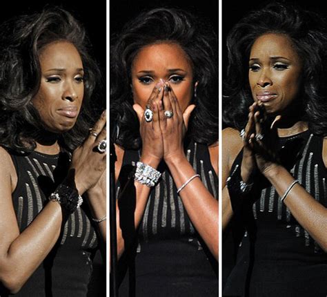 Jennifer Hudson Breaks Down Crying After Whitney Houston Tribute
