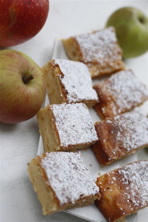 Dann backt euch doch eines dieser kuchenrezepte und gebt niemandem etwas ab. Saftiger Apfel-Frischkäse Kuchen | Backrezepte | Foodtempel