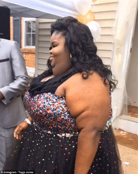 Overweight Teen Cyberbullied About Ugly Prom Pictures Sent Messages