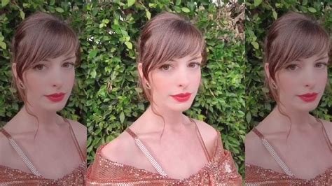 Anne Hathaway Debuts Side Swept French Girl Bangs Vogue
