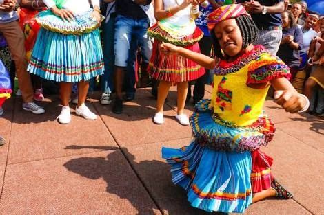 Tsonga has a strong global reach that is aimed at both women and men who hold quality and comfort paramount in their search for the perfect shoes, handbags or accessories. tsonga culture and traditions | Traditional outfits ...