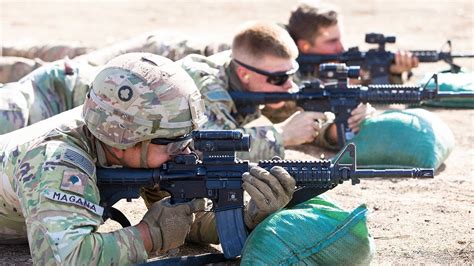 Why The Us Army Still Loves The Old M4 Carbine Youtube