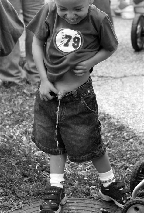 La Chis A Boy Making Pipi In Chicago Antonio Hernandez Flickr