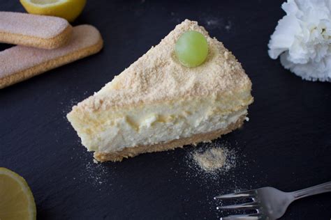 Ihr lieben, passend zum sommer, habe ich hier eine frischkäsetorte ohne backen mit zitronengeschmack für euch. Zitronen-Philadelphiatorte (ohne Backen) | Stadt-Land-Food ...