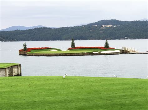 Golf Par Island Green Th At Coeur Dalene Actually Floats
