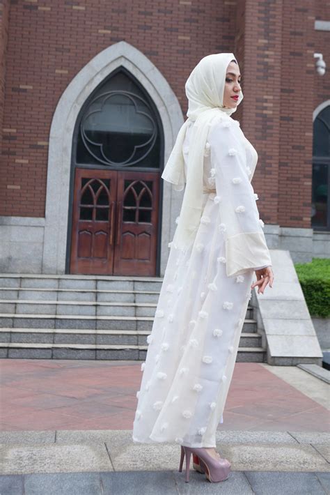 Elegant Floral Patch Abaya In 2020 Muslim Fashion Abaya Fashion Fashion