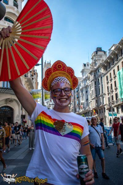 50 fotos y otras historias que nos dejó el desfile del orgullo gay madrid renunciamos y viajamos