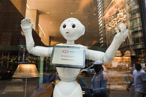 Advanced Robots Begin To Work In Retail Jobs